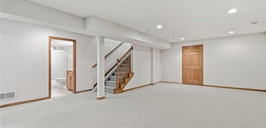 7907 N Cherry Street, Kansas City, MO 64118