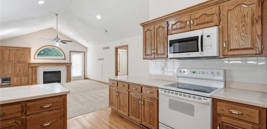 7907 N Cherry Street, Kansas City, MO 64118