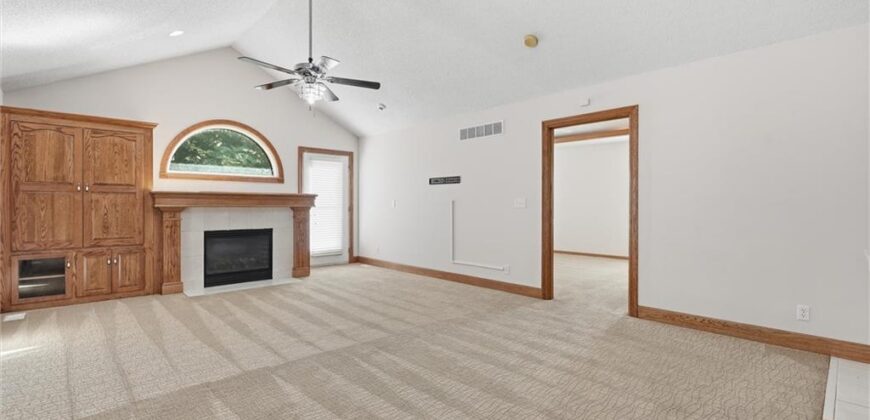 7907 N Cherry Street, Kansas City, MO 64118