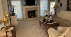 8543 N Robinhood Avenue, Kansas City, MO 64154