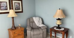 8543 N Robinhood Avenue, Kansas City, MO 64154