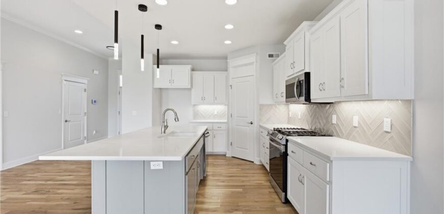 1905 NE 111th Court, Kansas City, MO 64155