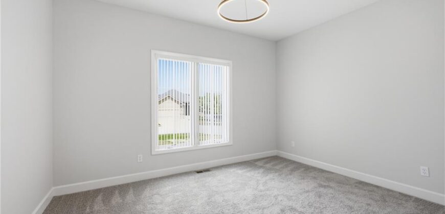 1905 NE 111th Court, Kansas City, MO 64155