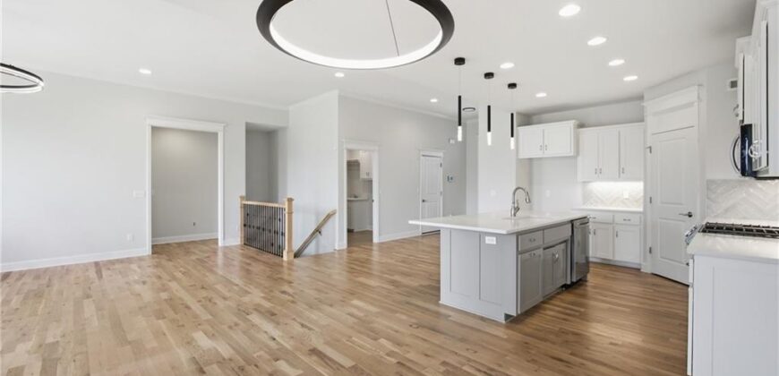 1905 NE 111th Court, Kansas City, MO 64155