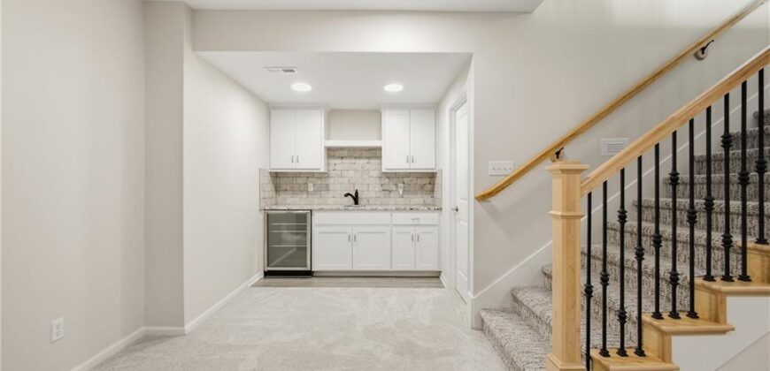 1905 NE 111th Court, Kansas City, MO 64155