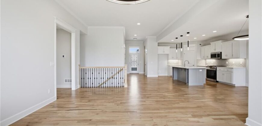 1905 NE 111th Court, Kansas City, MO 64155