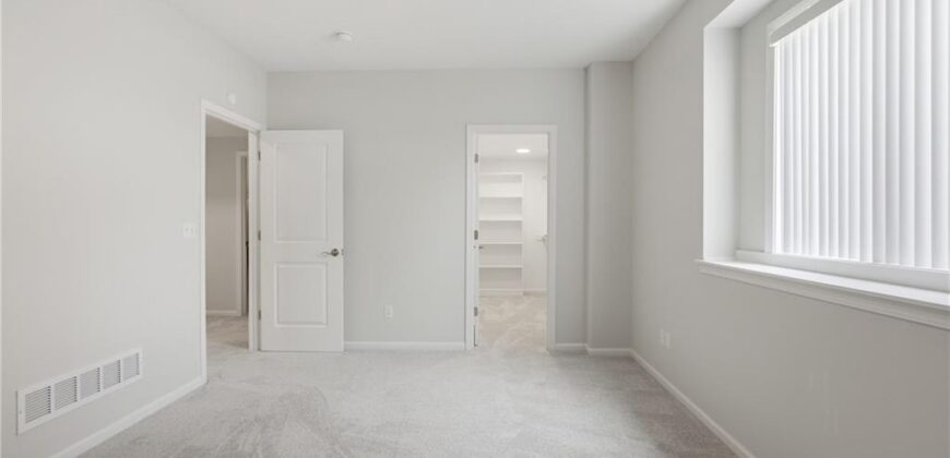 1905 NE 111th Court, Kansas City, MO 64155