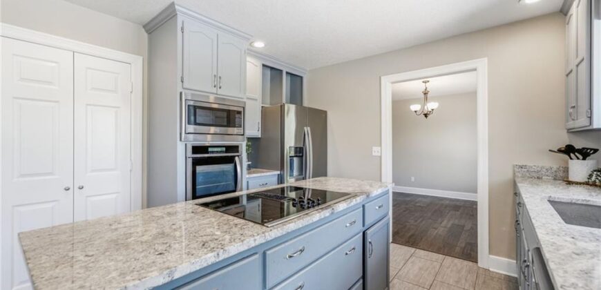 27290 Stephanie Lane, Weston, MO 64098