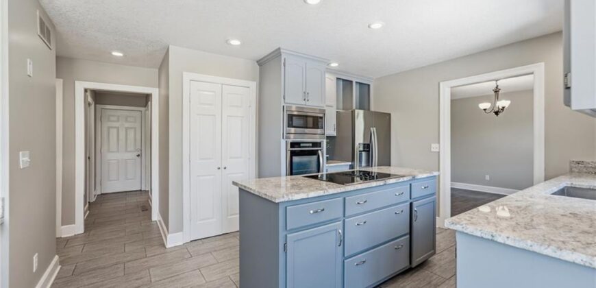 27290 Stephanie Lane, Weston, MO 64098