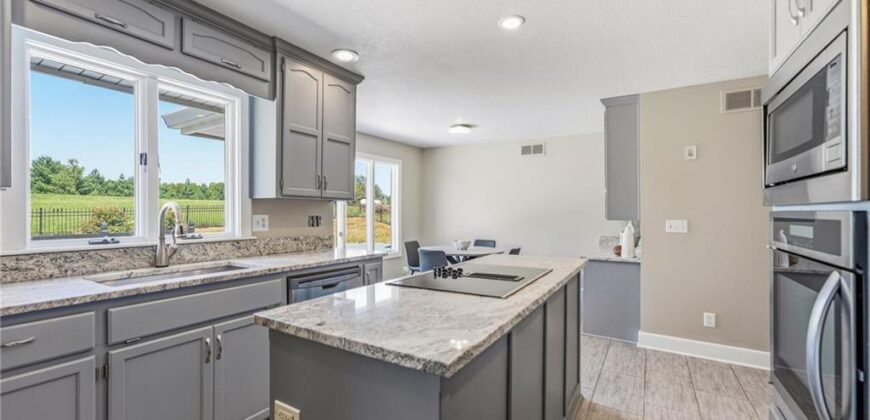 27290 Stephanie Lane, Weston, MO 64098