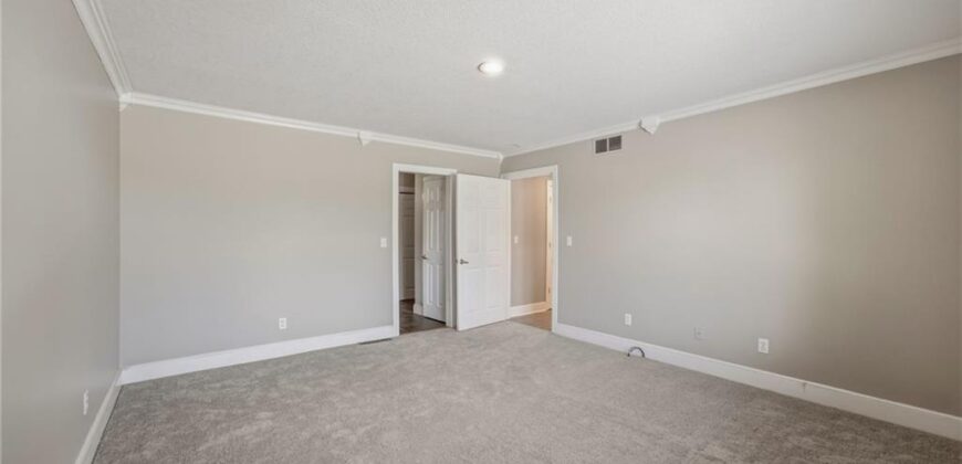 27290 Stephanie Lane, Weston, MO 64098