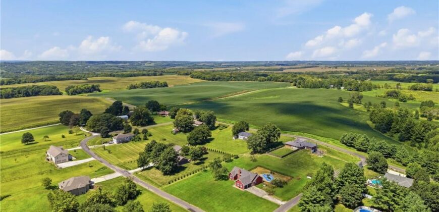 27290 Stephanie Lane, Weston, MO 64098