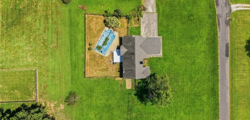 27290 Stephanie Lane, Weston, MO 64098
