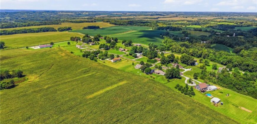 27290 Stephanie Lane, Weston, MO 64098