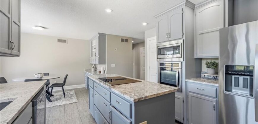 27290 Stephanie Lane, Weston, MO 64098