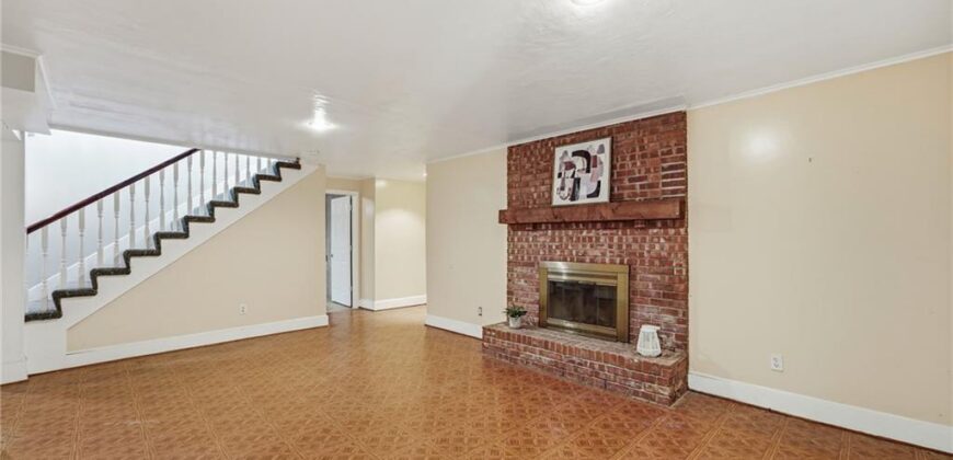 27290 Stephanie Lane, Weston, MO 64098