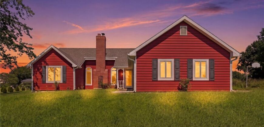 27290 Stephanie Lane, Weston, MO 64098