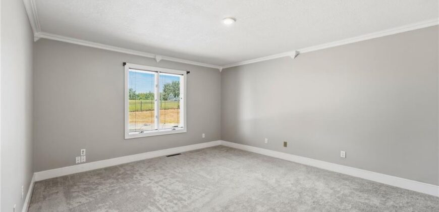 27290 Stephanie Lane, Weston, MO 64098