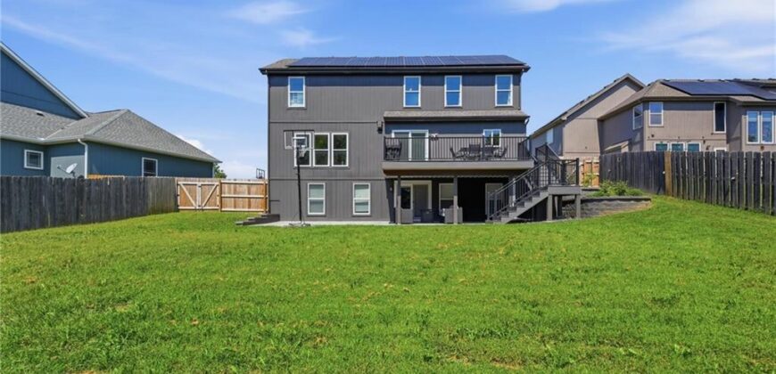 805 N Cherry Lane, Smithville, MO 64089