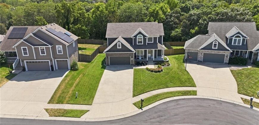 805 N Cherry Lane, Smithville, MO 64089