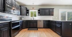 805 N Cherry Lane, Smithville, MO 64089