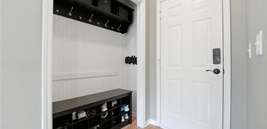 805 N Cherry Lane, Smithville, MO 64089