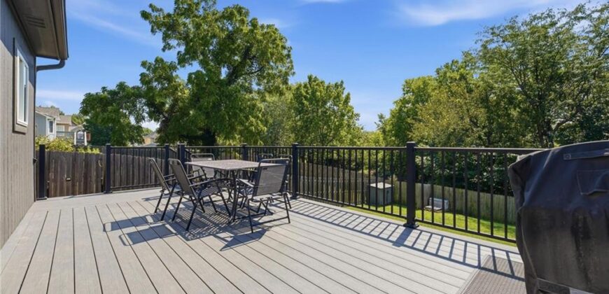 805 N Cherry Lane, Smithville, MO 64089