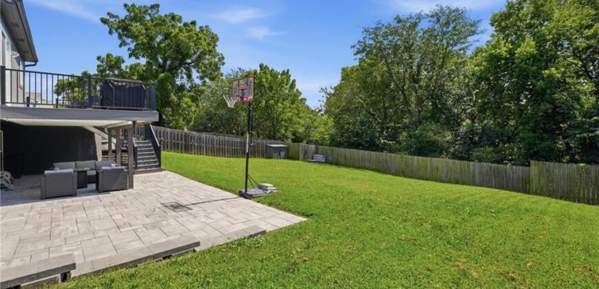 805 N Cherry Lane, Smithville, MO 64089