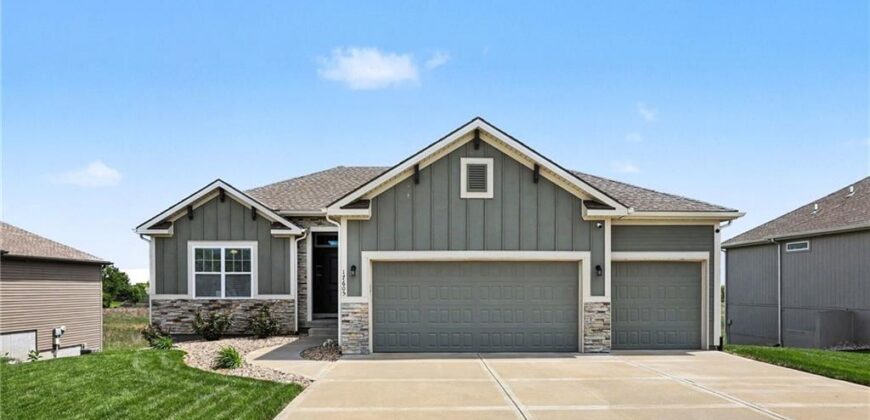 17605 Grey Hawke Ridge, Smithville, MO 64089