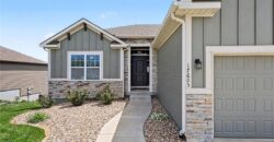 17605 Grey Hawke Ridge, Smithville, MO 64089