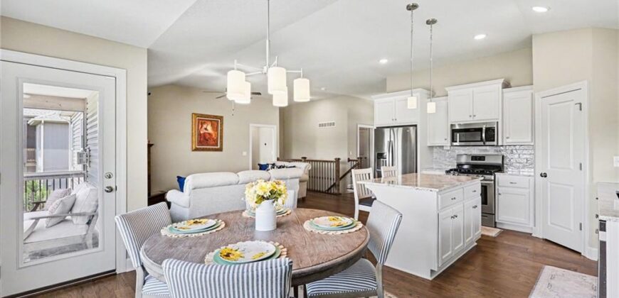 17605 Grey Hawke Ridge, Smithville, MO 64089