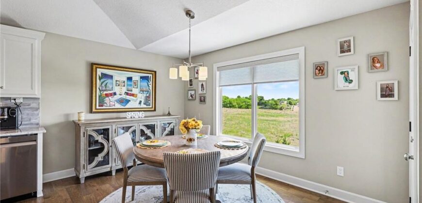 17605 Grey Hawke Ridge, Smithville, MO 64089