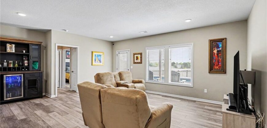 17605 Grey Hawke Ridge, Smithville, MO 64089