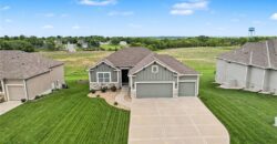 17605 Grey Hawke Ridge, Smithville, MO 64089