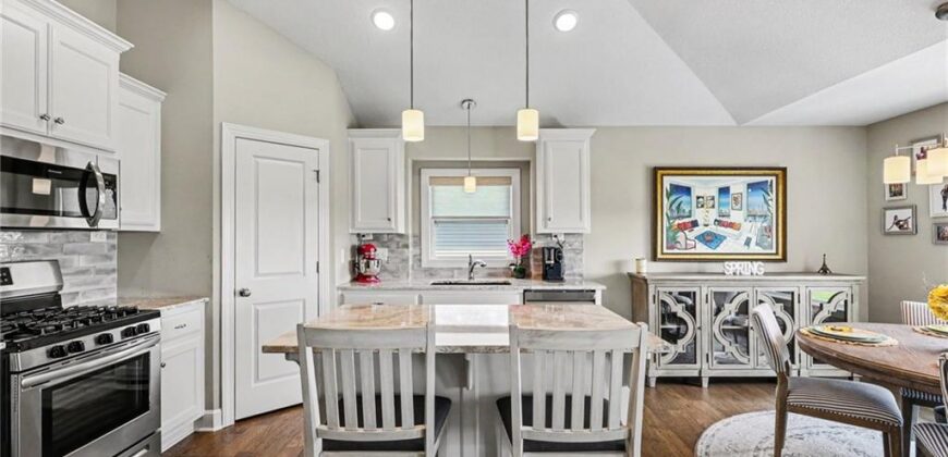 17605 Grey Hawke Ridge, Smithville, MO 64089