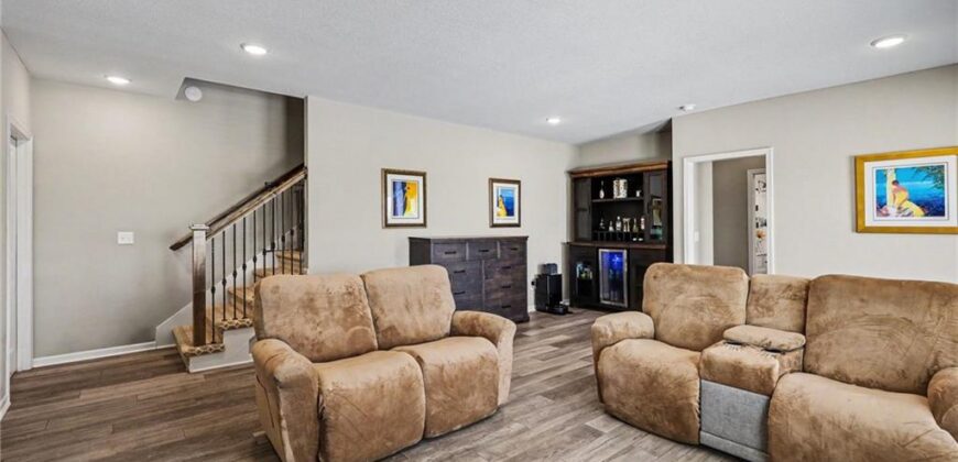 17605 Grey Hawke Ridge, Smithville, MO 64089