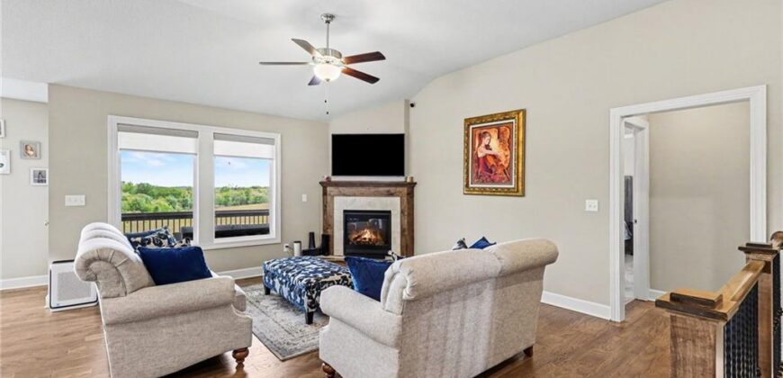 17605 Grey Hawke Ridge, Smithville, MO 64089