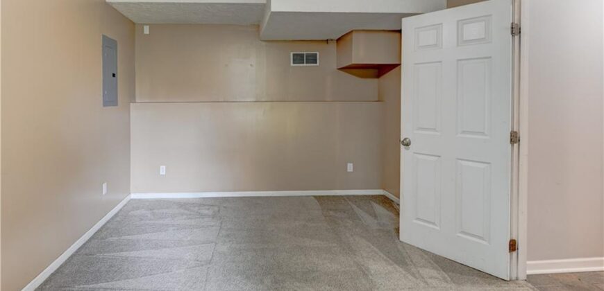 411 Shannon Avenue, Smithville, MO 64089