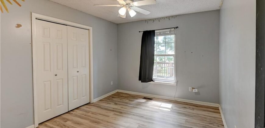 411 Shannon Avenue, Smithville, MO 64089