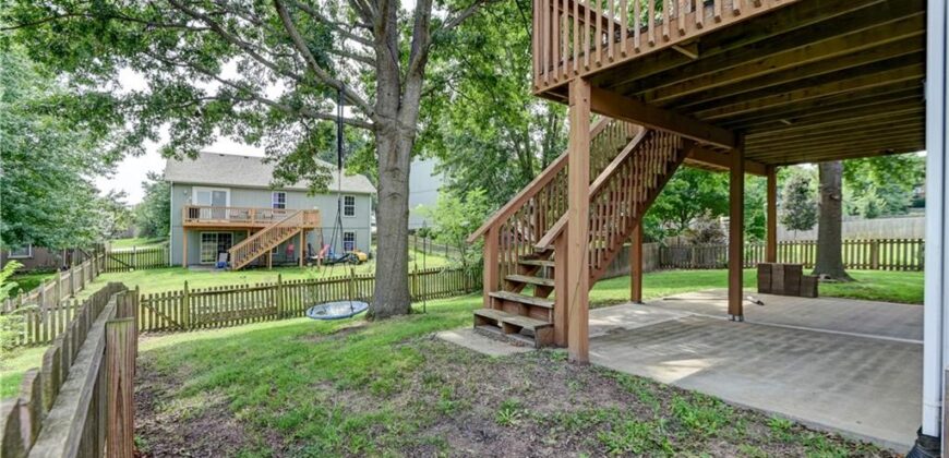 411 Shannon Avenue, Smithville, MO 64089