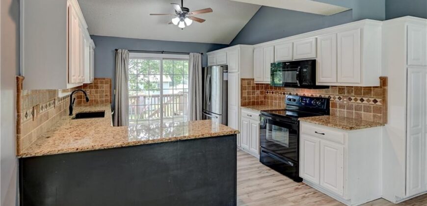 411 Shannon Avenue, Smithville, MO 64089