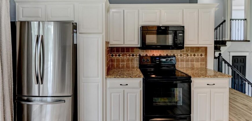 411 Shannon Avenue, Smithville, MO 64089