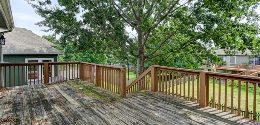 411 Shannon Avenue, Smithville, MO 64089