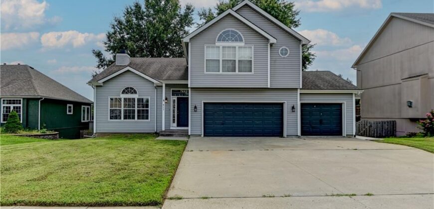 411 Shannon Avenue, Smithville, MO 64089