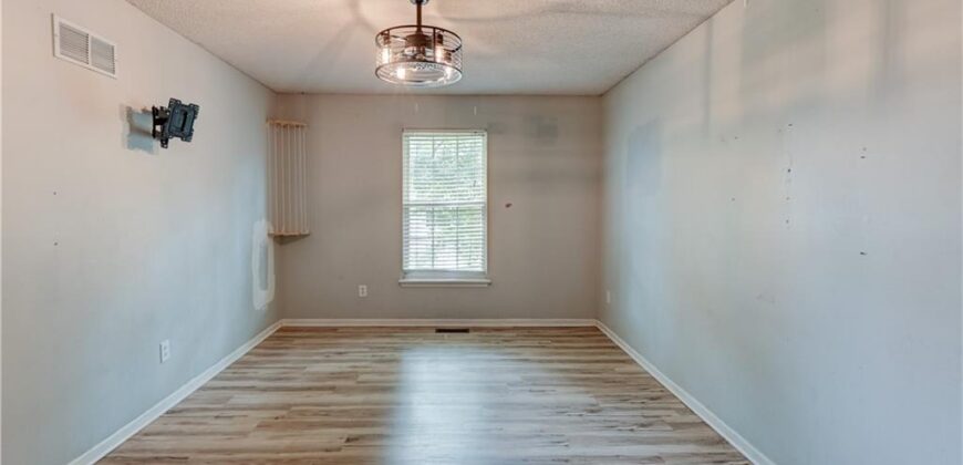 411 Shannon Avenue, Smithville, MO 64089