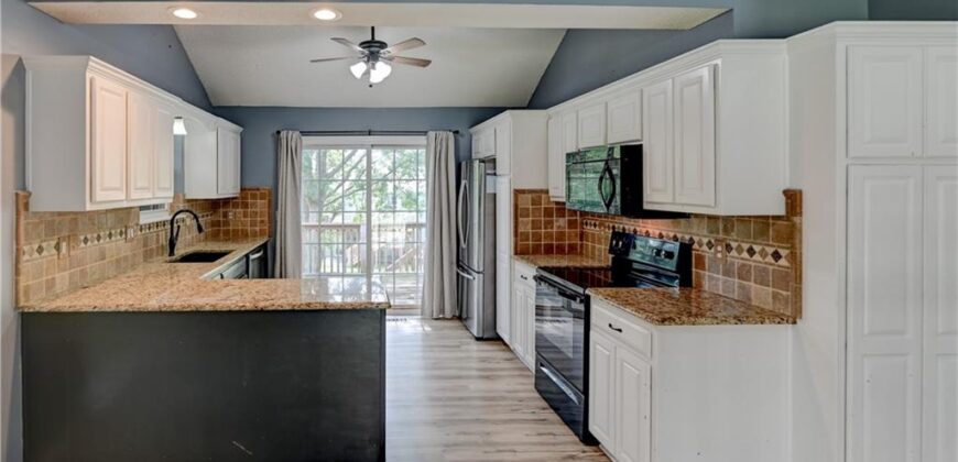 411 Shannon Avenue, Smithville, MO 64089