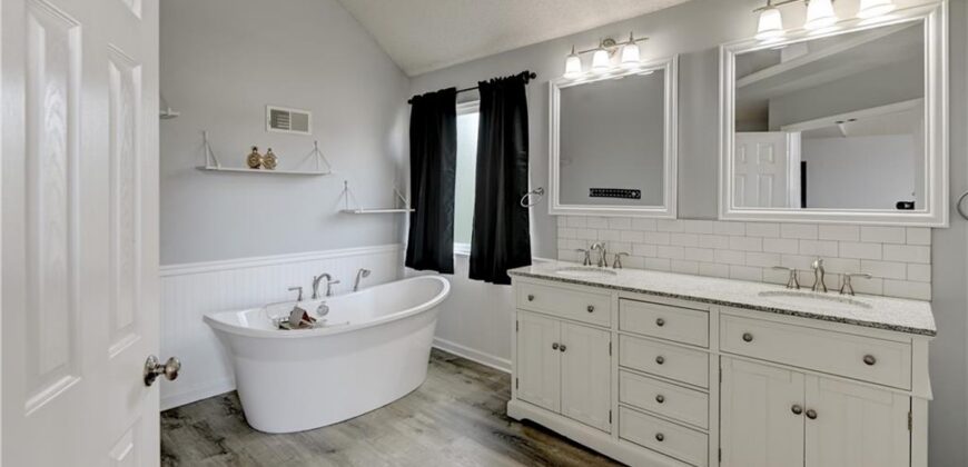 411 Shannon Avenue, Smithville, MO 64089