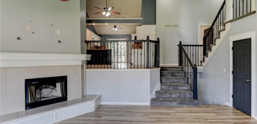 411 Shannon Avenue, Smithville, MO 64089