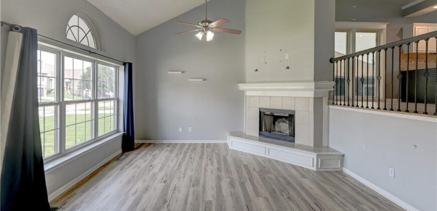 411 Shannon Avenue, Smithville, MO 64089