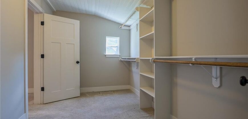 427 Benton Avenue, Excelsior Springs, MO 64024